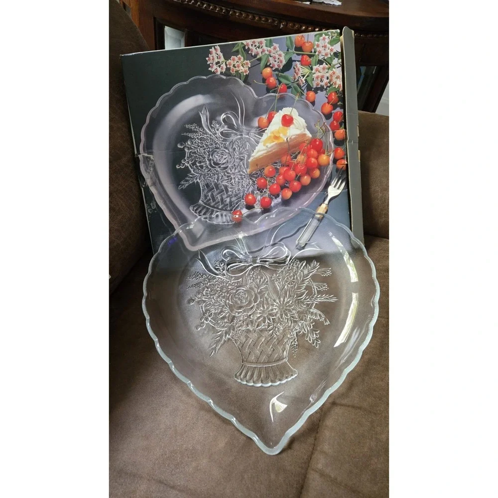 Mikasa Endearment Heart Platter 12
